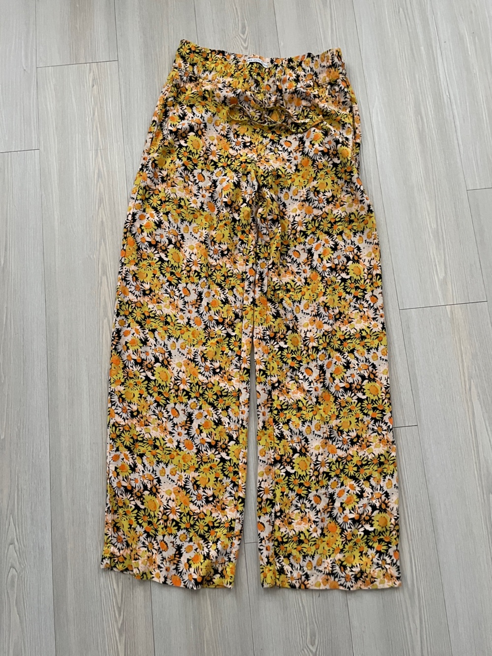 Urban Outfitters Floral Print Pull-On Baggy Pants - Yellow & Black